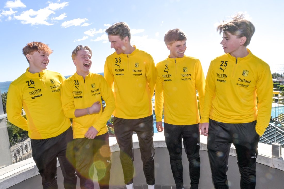Torjus, Jonas, Martin, Elias og Tinus har mye pågangsmot og godt humør på treningsleir i Belek!