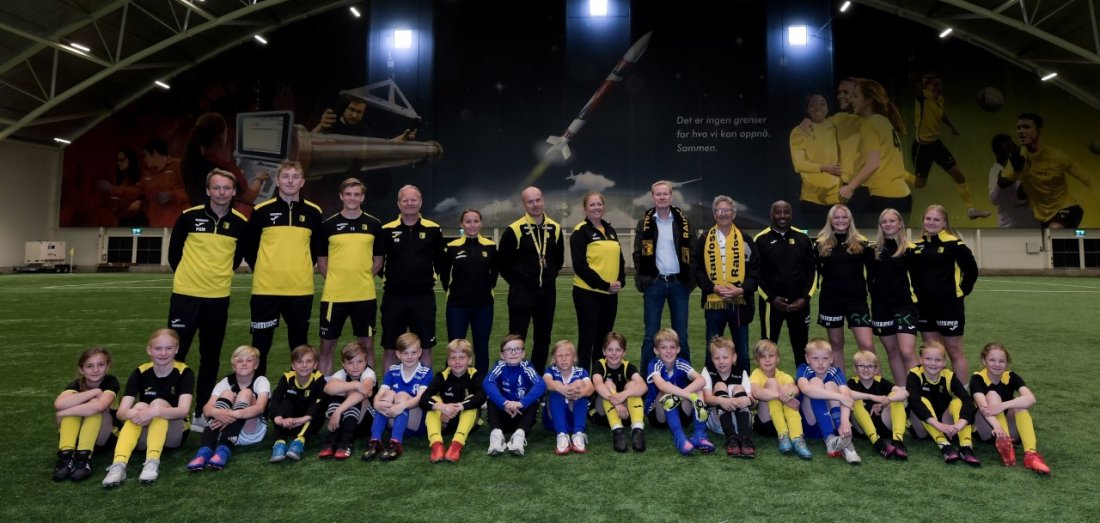 Raufoss bredden i klubben.jpg