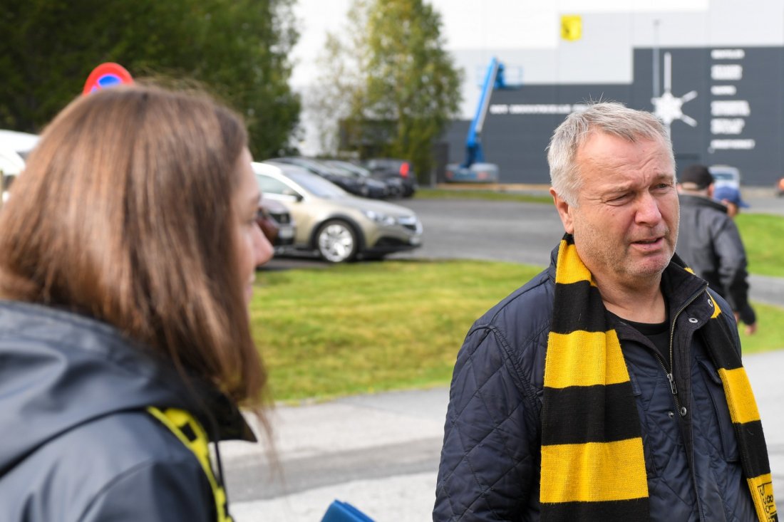 Åge Jevnesveen mener han har sett en eller flere kamper av alle årganger i Raufoss Fotball siden slutten av 1970-tallet (Foto: Marius Mykleset)